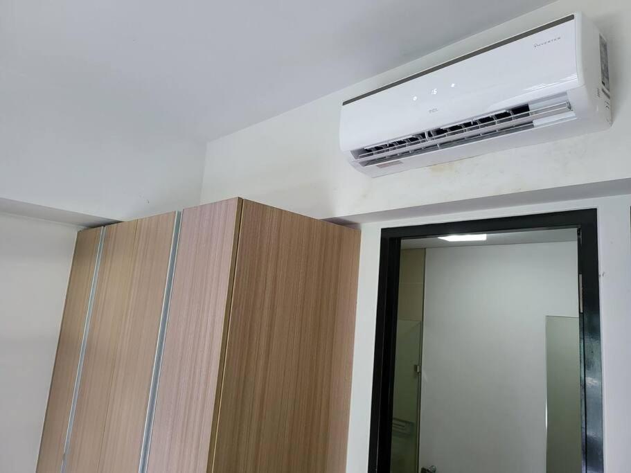 Luxury @ Bgc Sleeps 6 Comfortably Fast Wifi Pool! Leilighet Manila Eksteriør bilde