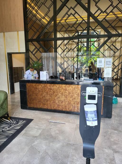 Luxury @ Bgc Sleeps 6 Comfortably Fast Wifi Pool! Leilighet Manila Eksteriør bilde