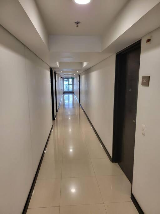 Luxury @ Bgc Sleeps 6 Comfortably Fast Wifi Pool! Leilighet Manila Eksteriør bilde